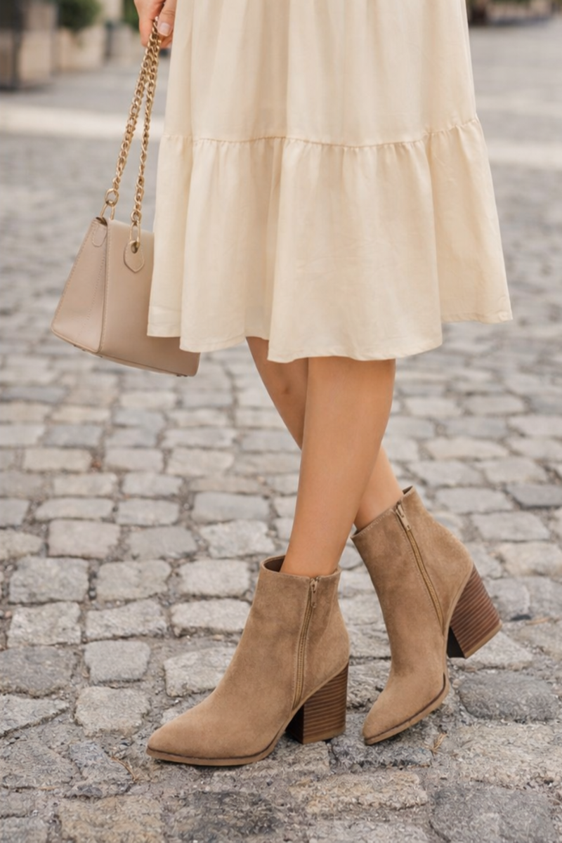 BOTAS DE ANTE COLOR TOPO 1